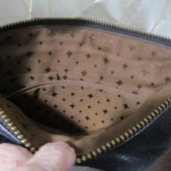 Vintage Black FOSSIL Cowhide Leather Shoulder/Crossbody Bag. - Picture 7 of 9